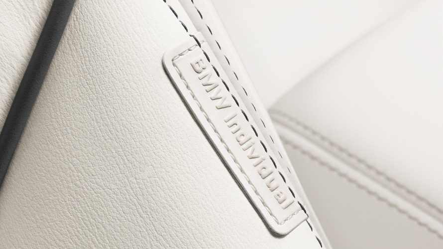 Fine-grain Merino leather Opal White. Fine-grain Merino leather Opal White.